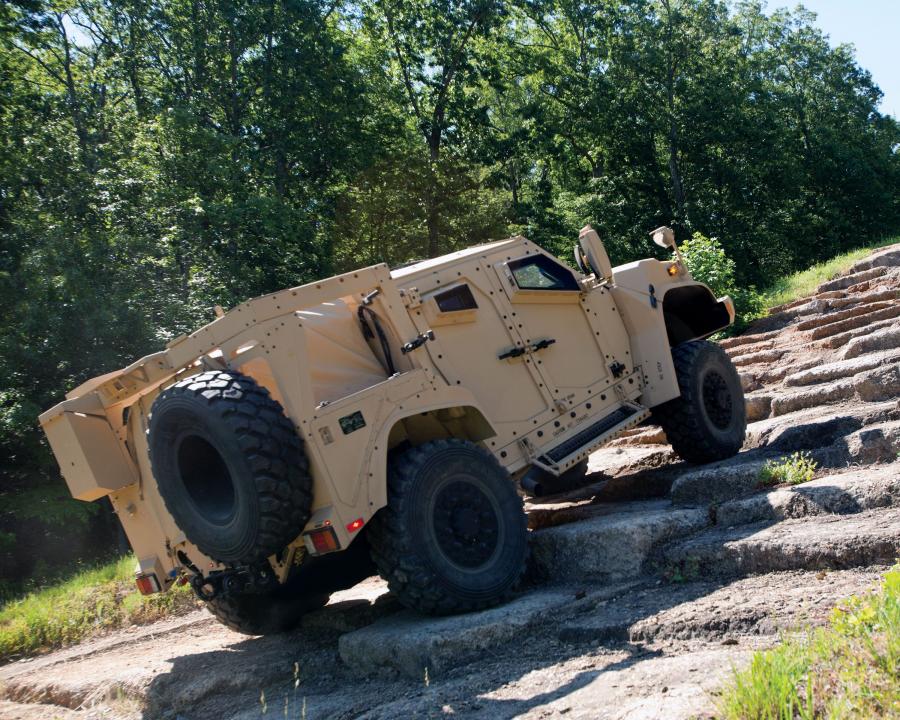  Oshkosh L-ATV 2016 года  (фото 12 из 12)